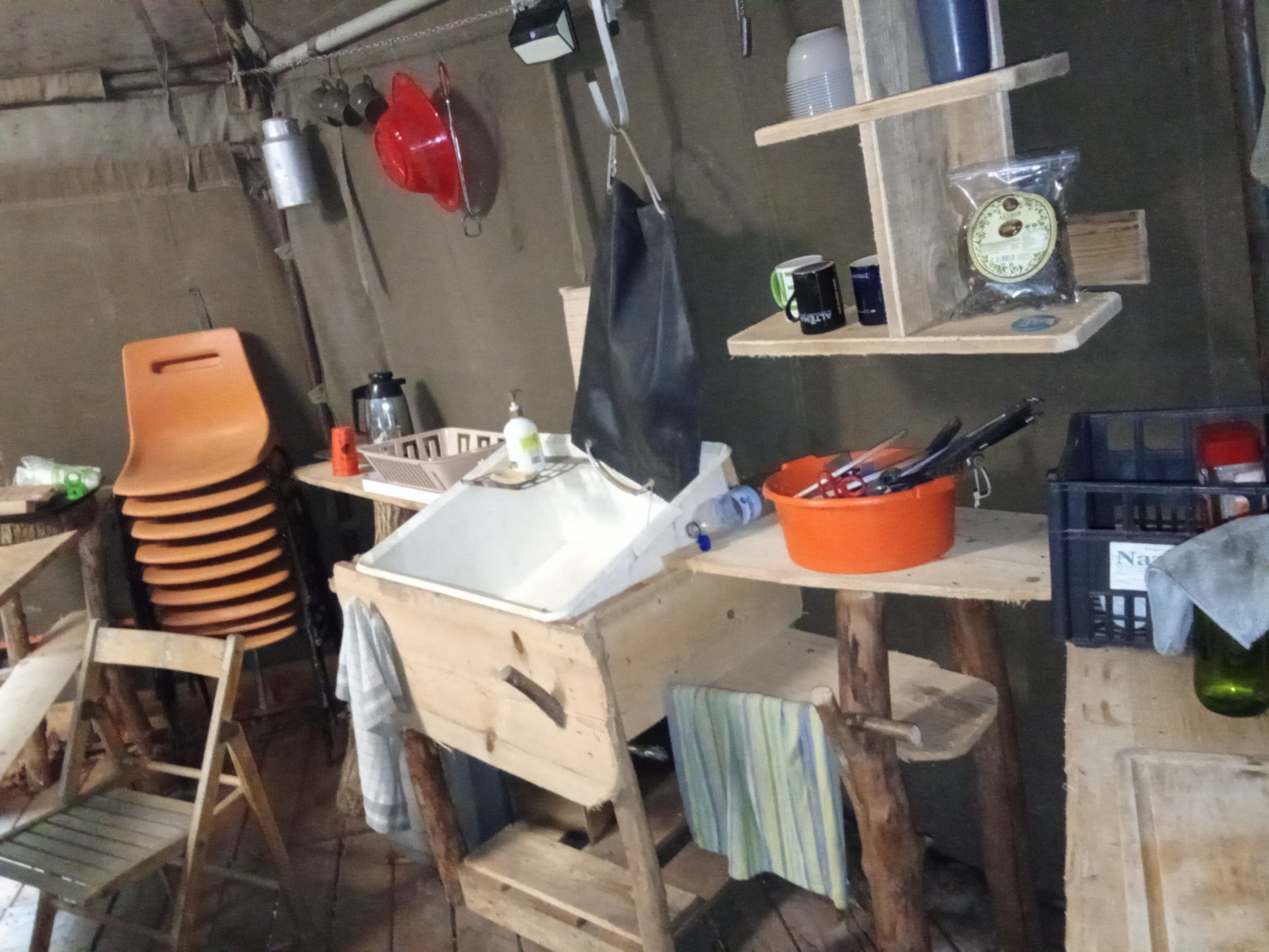 Intérieur tente aménagée